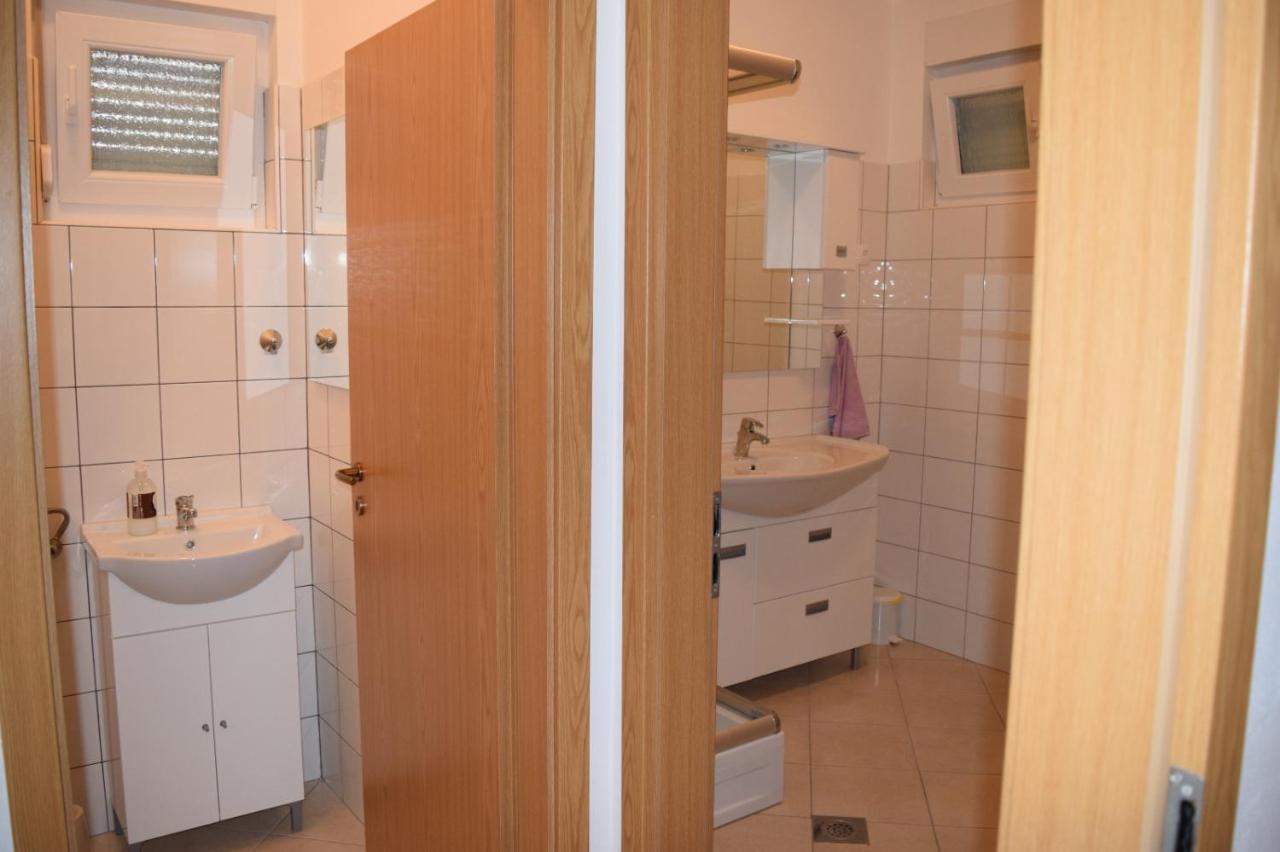 Apartman Julka Sukosan Exterior photo