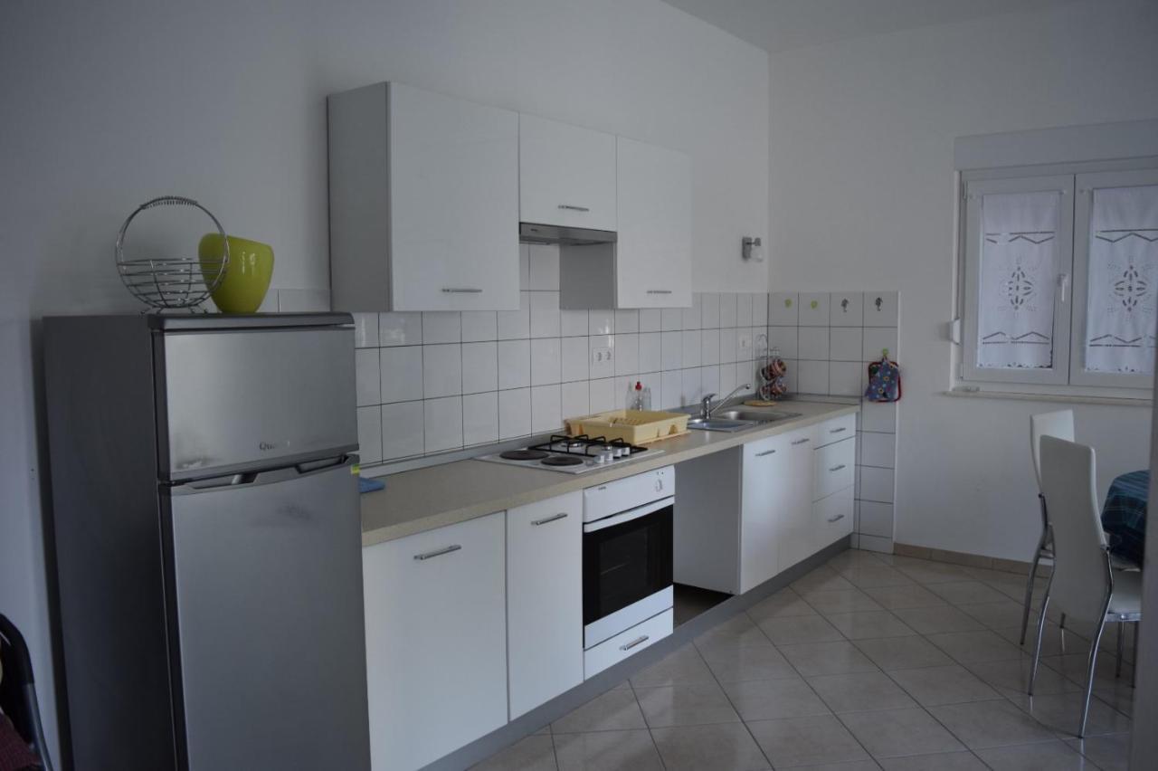 Apartman Julka Sukosan Exterior photo